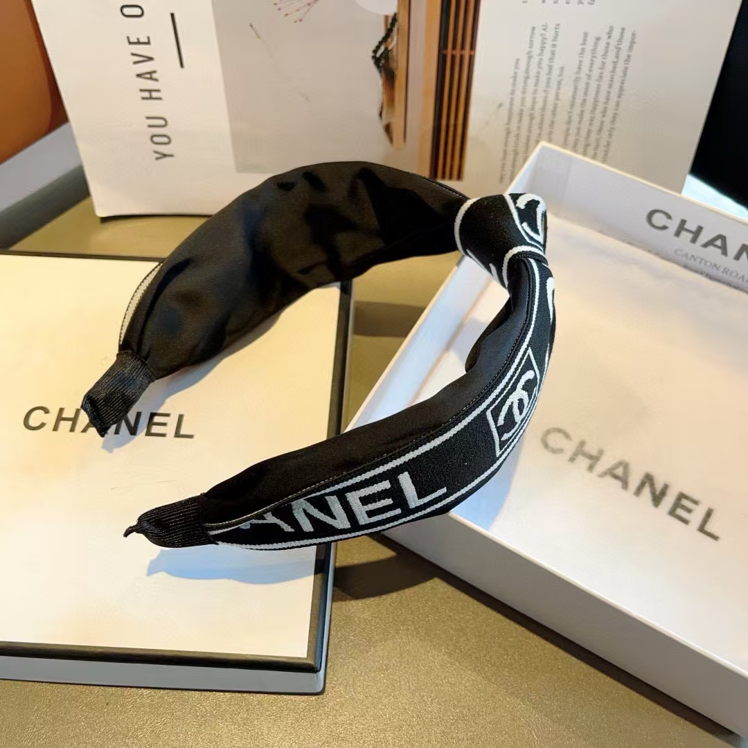 [Copy]CEL1NE 刺繍ロゴフードカーディガン【50％割引+送料無料】