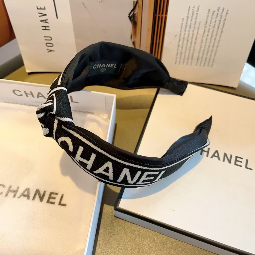 [Copy]CEL1NE 刺繍ロゴフードカーディガン【50％割引+送料無料】