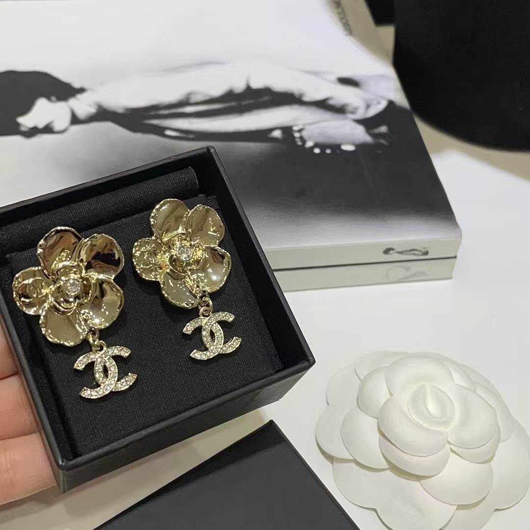 CHANE1 ラインストーン カメリア ダブルCロゴ ピアス【50％割引+送料無料】