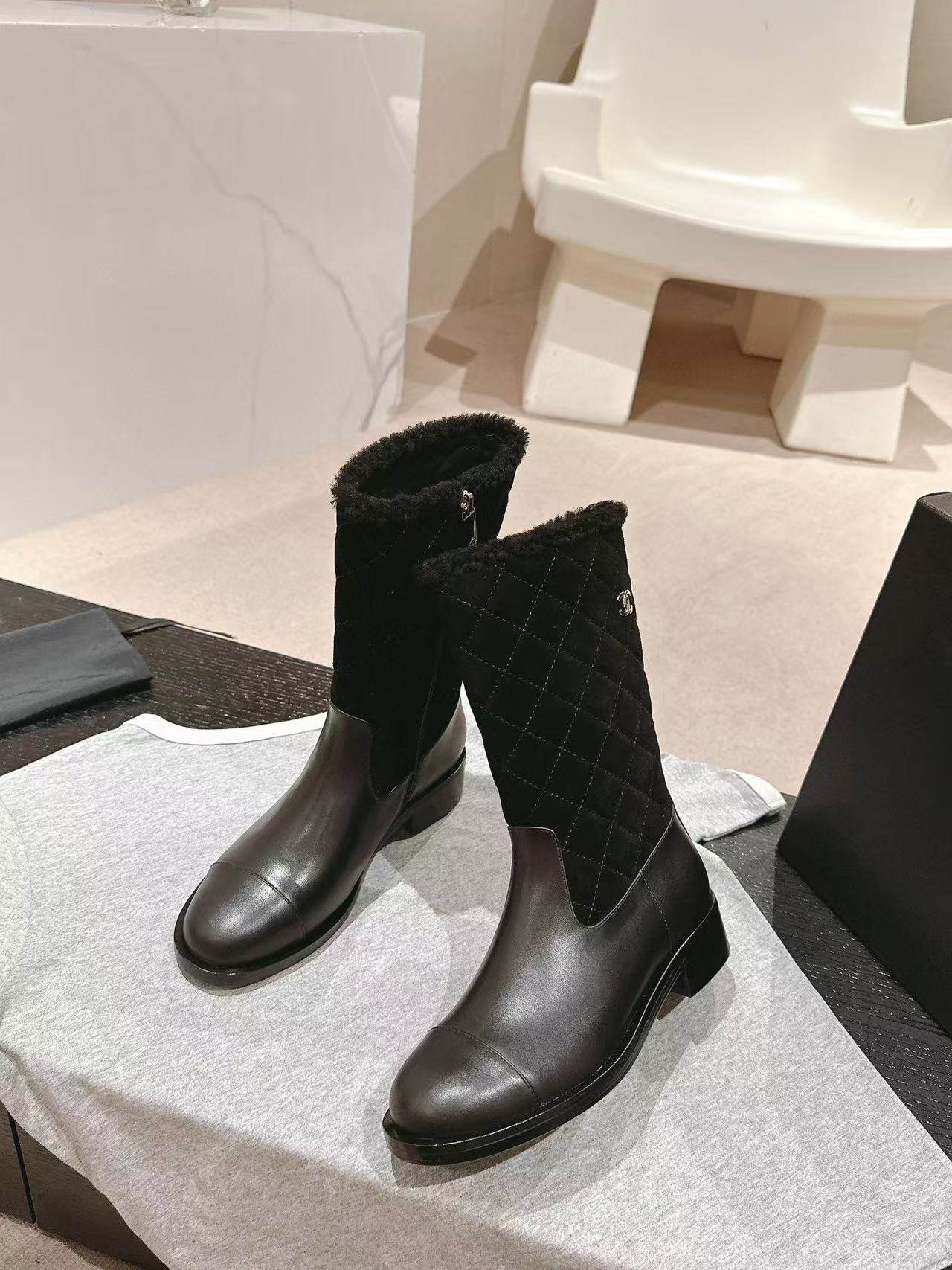 CHANE1 高品質シープスキンスプライシングラムウールブーツ【50％割引+送料無料】