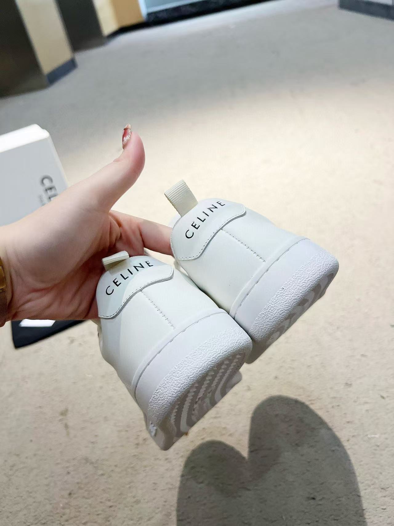 CEL1NE 高品質レースアップホワイトシューズ【50％割引+送料無料】