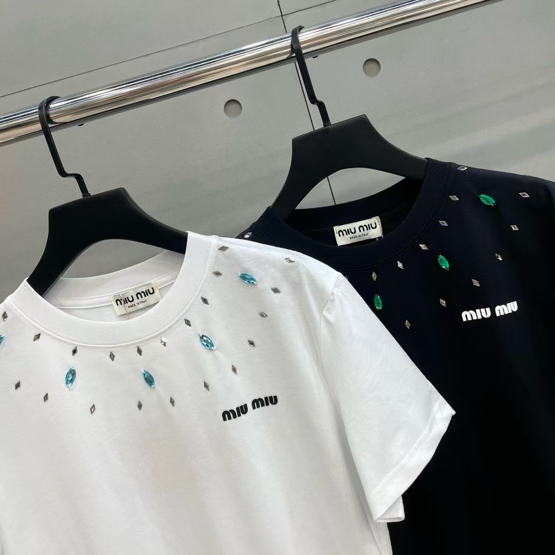 M1UM1U 水滴ダイヤ立体文字柄Tシャツ【50％割引+送料無料】