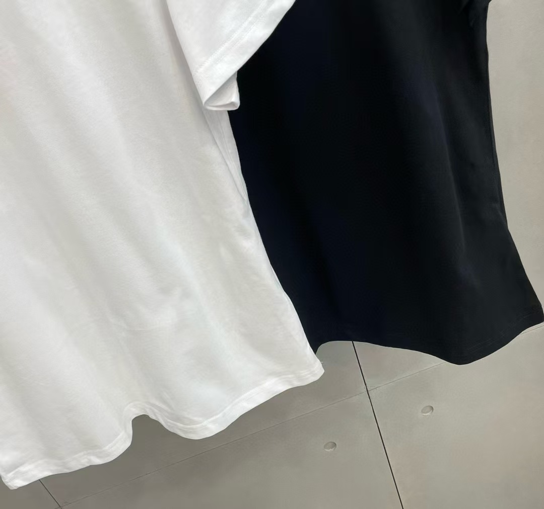 M1UM1U 水滴ダイヤ立体文字柄Tシャツ【50％割引+送料無料】