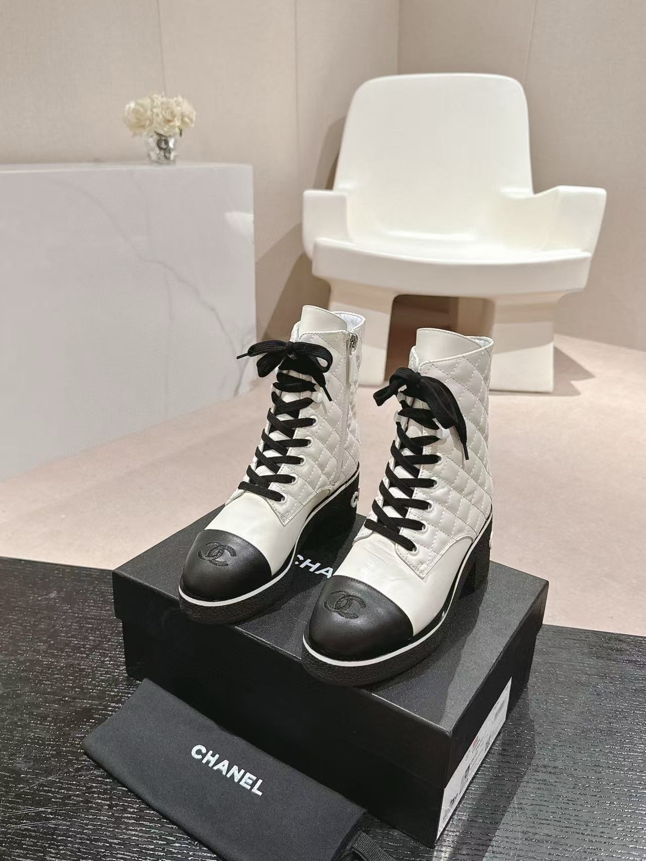 CHANE1 高品質レースアップローヒールブーツ【50％割引+送料無料】