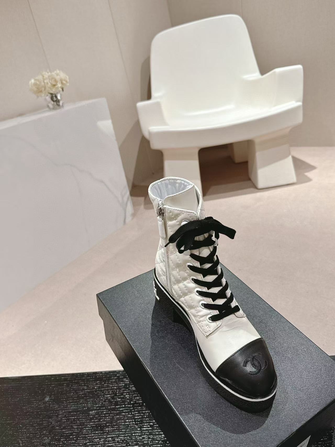 CHANE1 高品質レースアップローヒールブーツ【50％割引+送料無料】