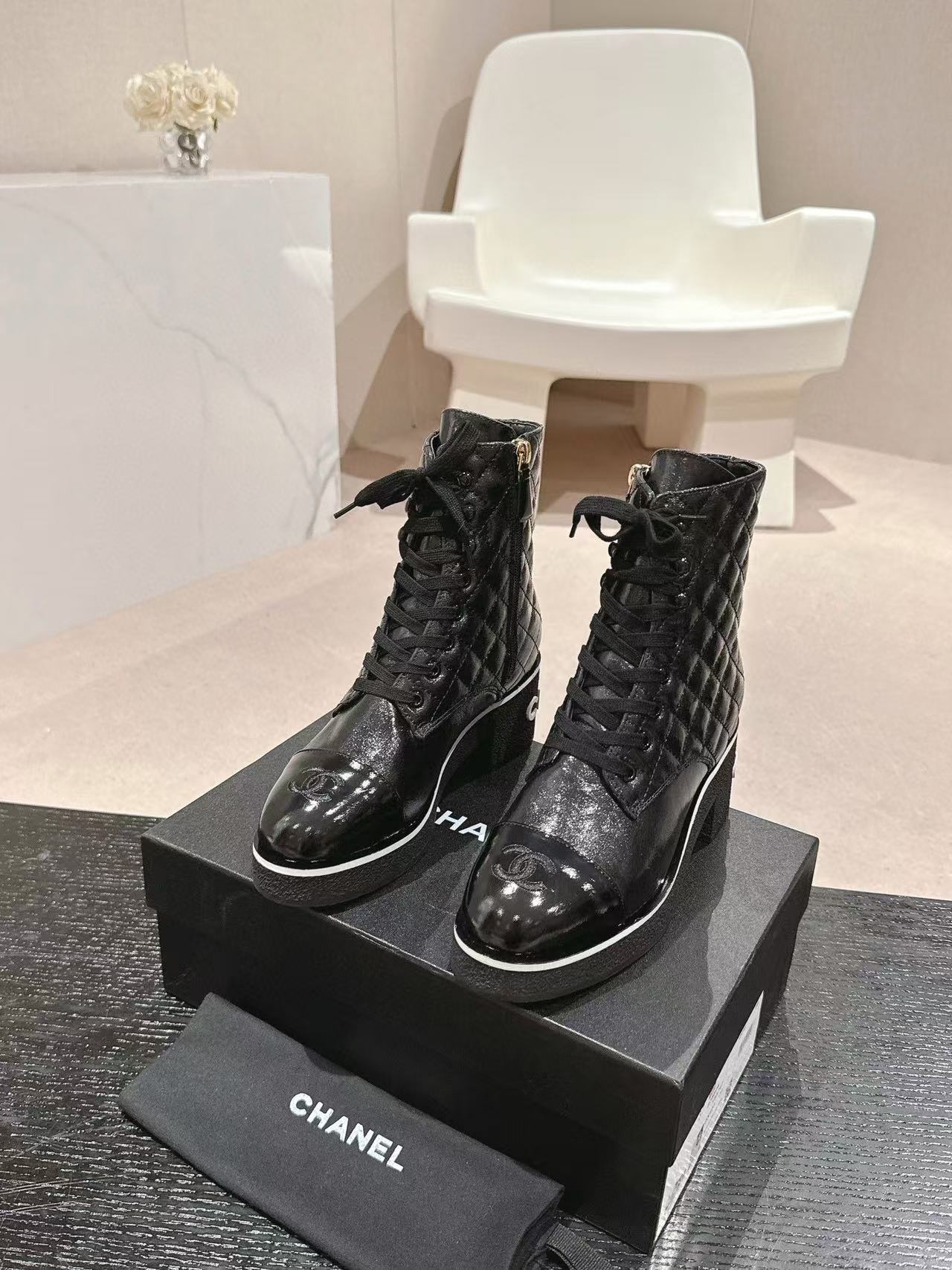 CHANE1 高品質レースアップローヒールブーツ【50％割引+送料無料】