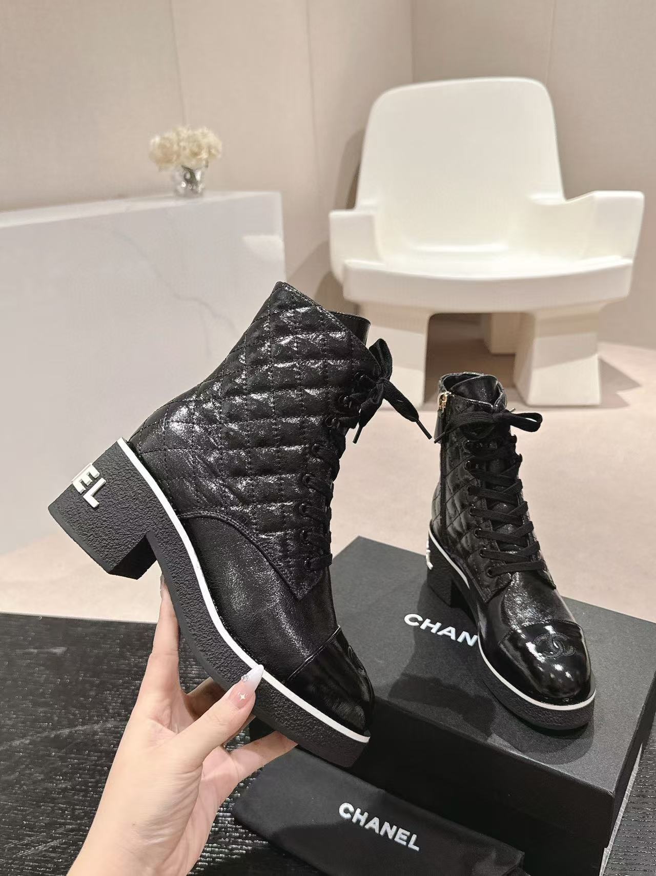 CHANE1 高品質レースアップローヒールブーツ【50％割引+送料無料】