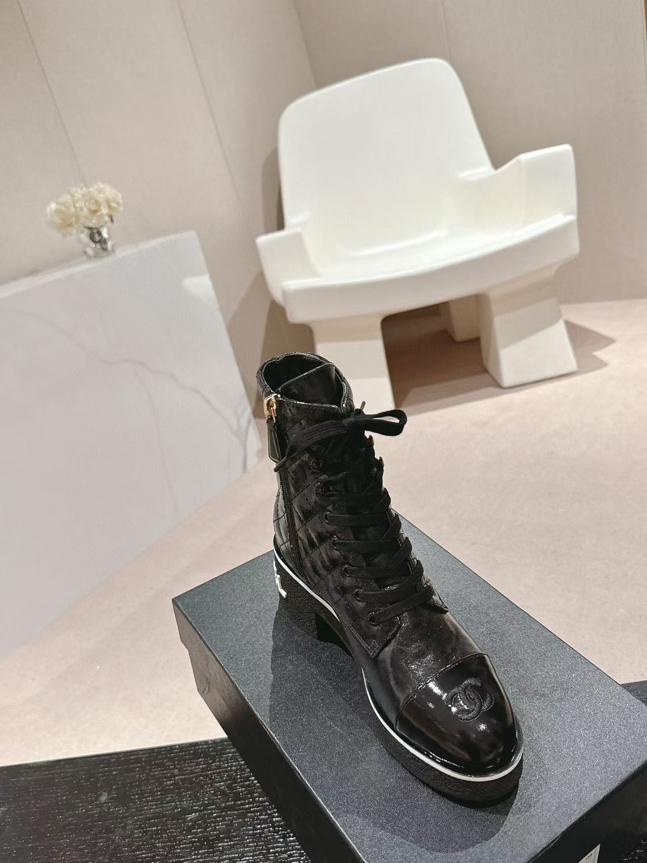 CHANE1 高品質レースアップローヒールブーツ【50％割引+送料無料】