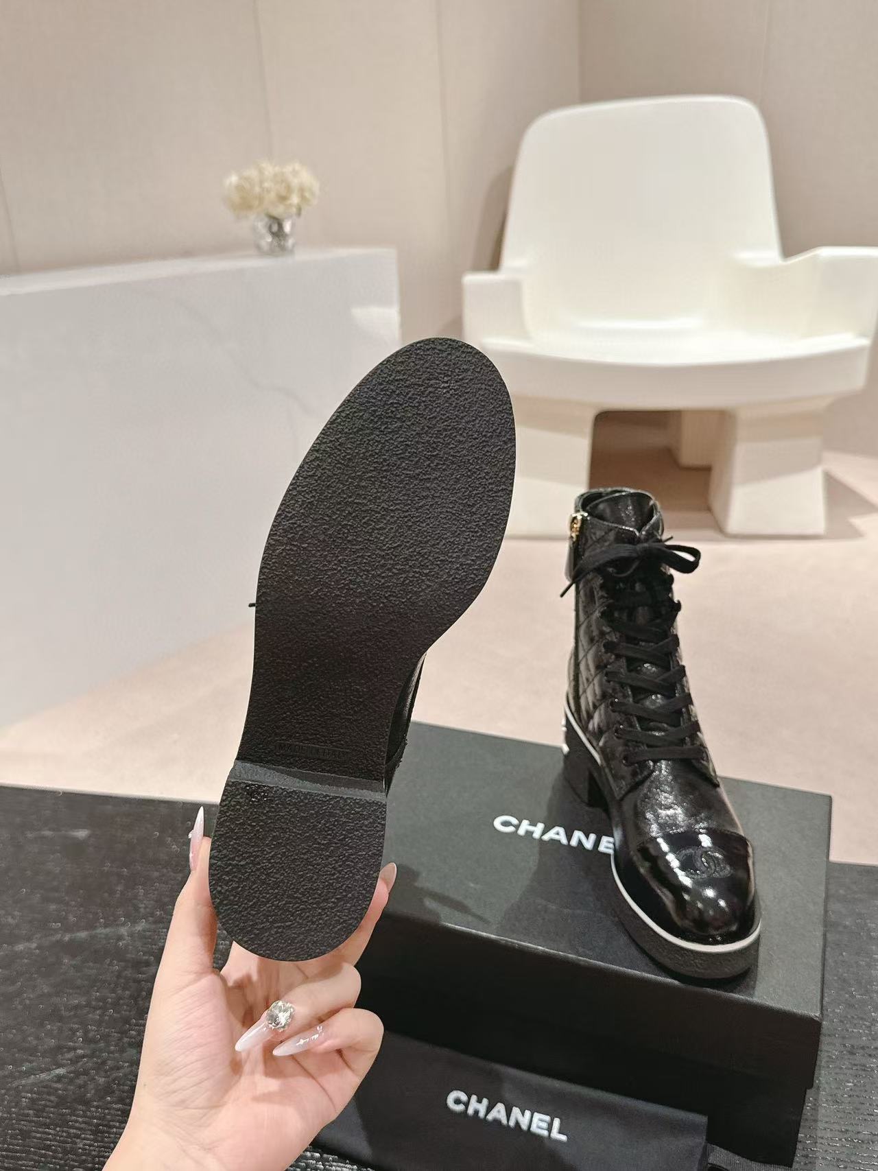 CHANE1 高品質レースアップローヒールブーツ【50％割引+送料無料】