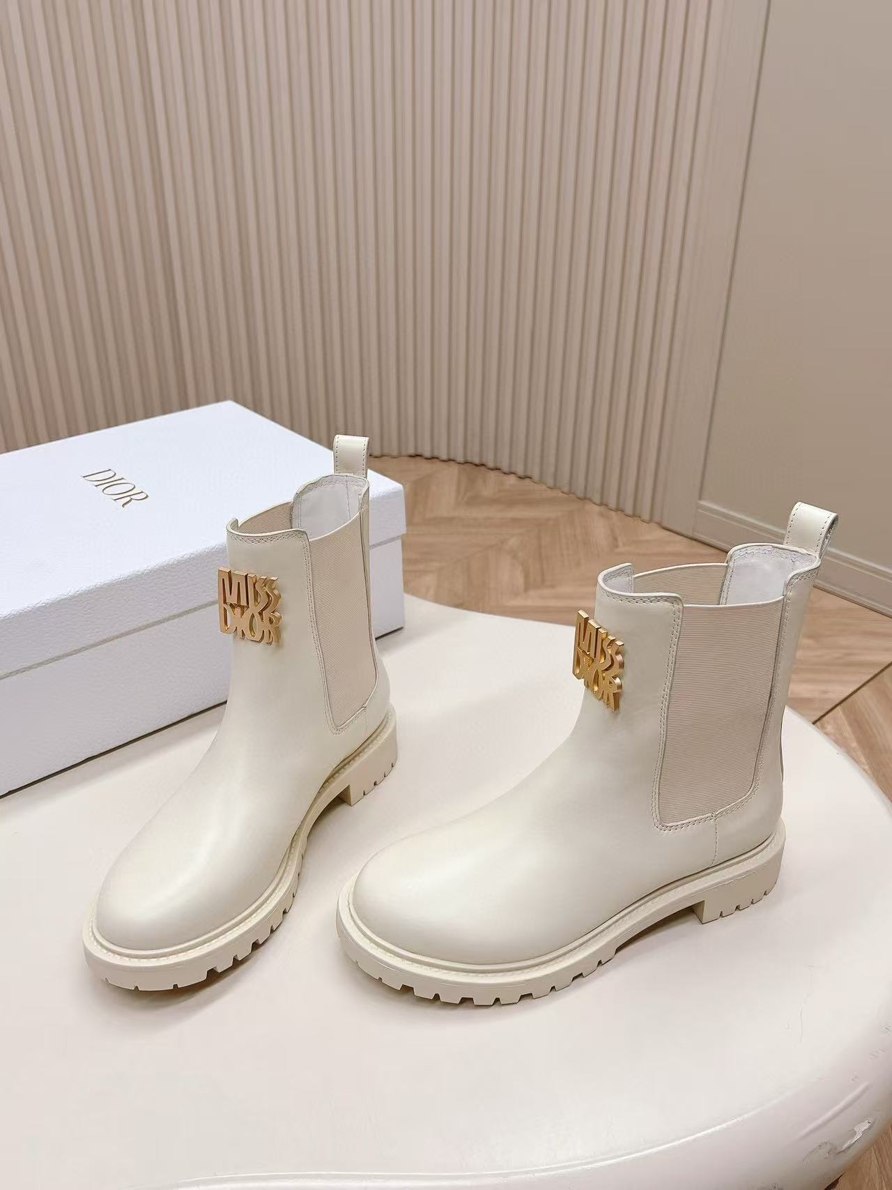 DI0R MISS 高品質牛革ショートブーツ【50％割引+送料無料】