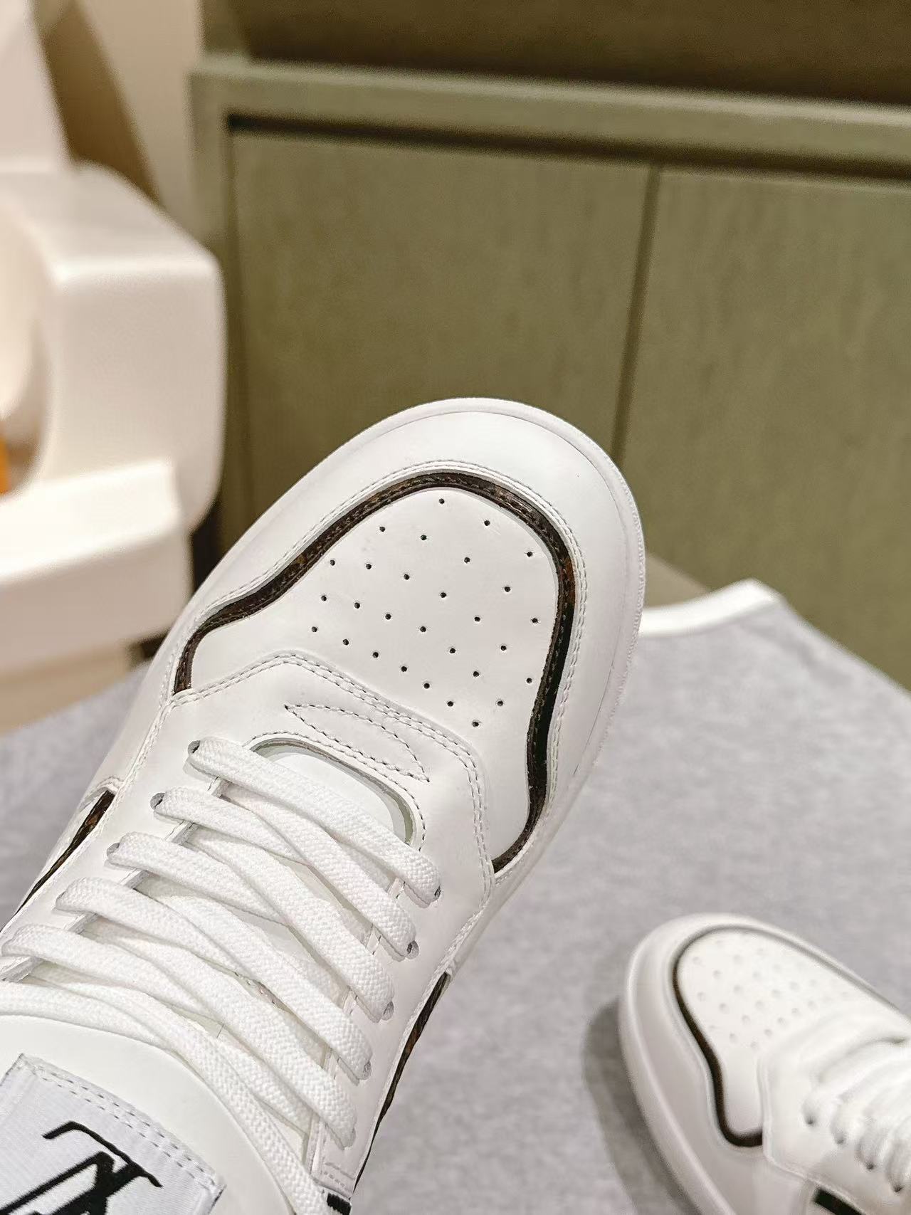 LV高品質ハイトップスニーカー【50％割引+送料無料】