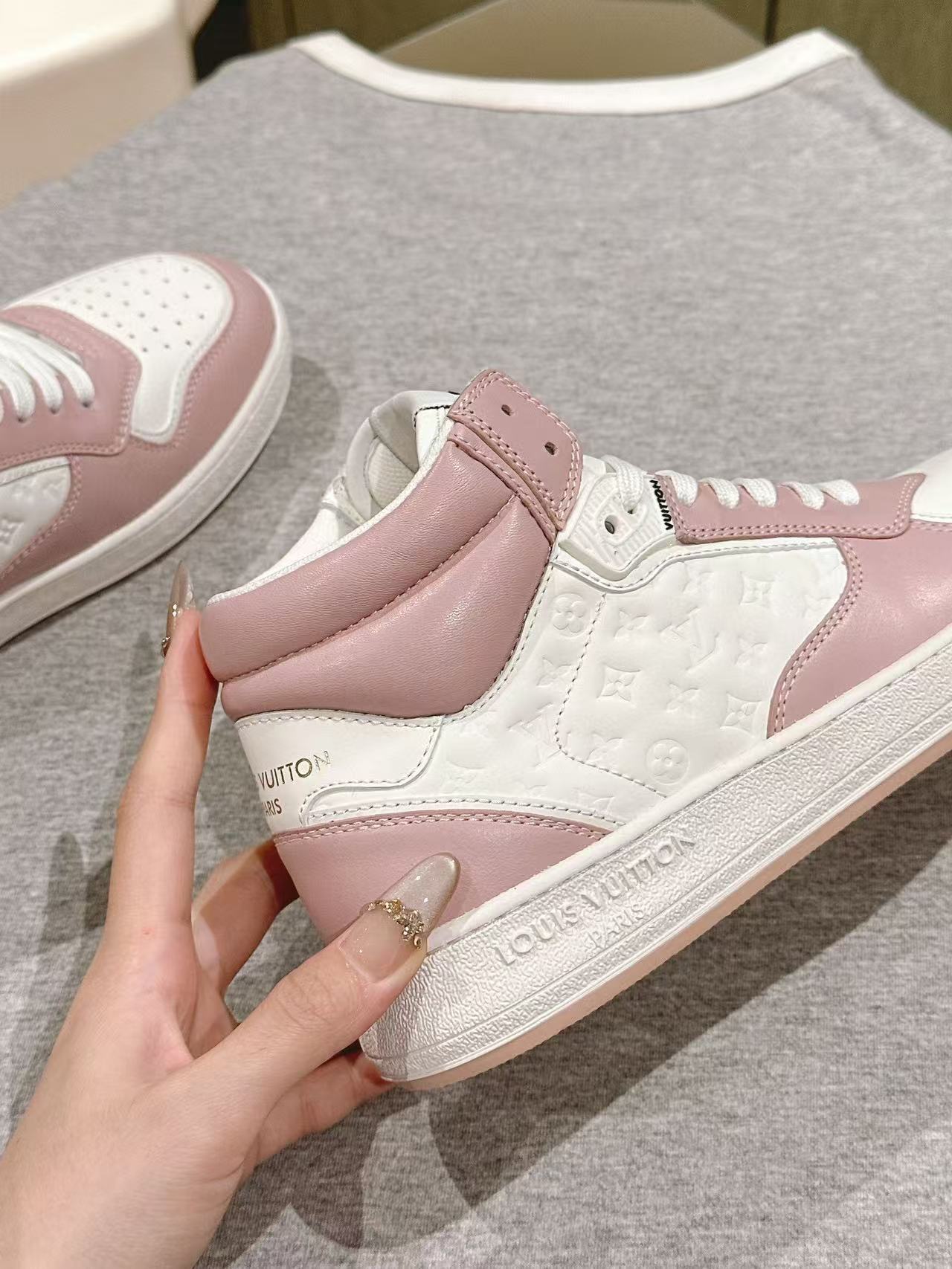 LV高品質ハイトップスニーカー【50％割引+送料無料】