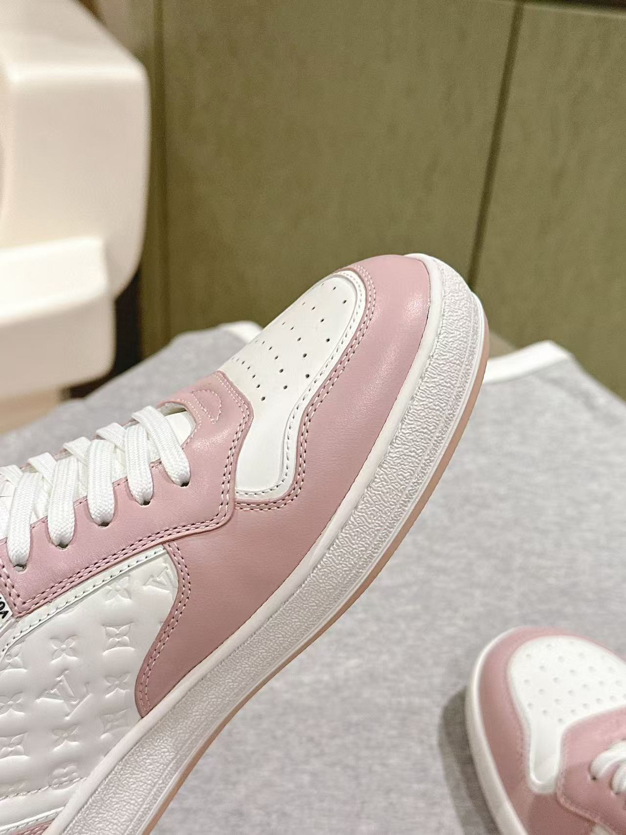 LV高品質ハイトップスニーカー【50％割引+送料無料】