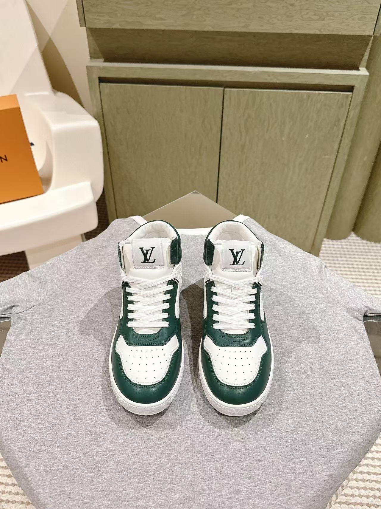 LV高品質ハイトップスニーカー【50％割引+送料無料】