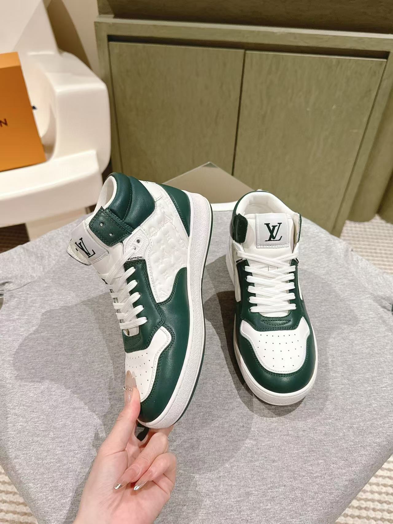 LV高品質ハイトップスニーカー【50％割引+送料無料】