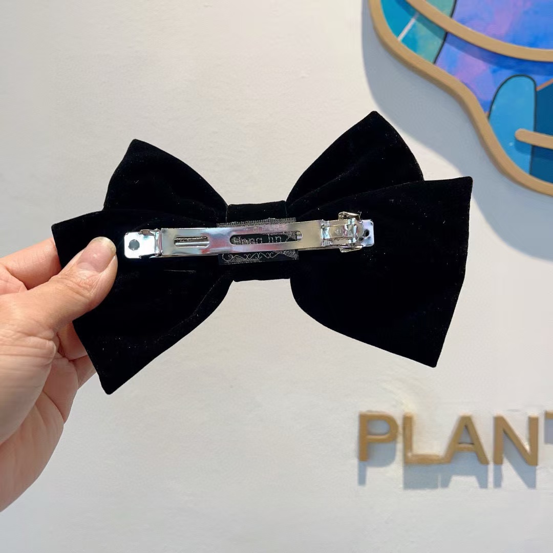 CEL1NE 凱旋門 植毛ヘアクリップ【50％割引+送料無料】