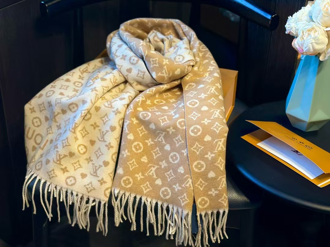 LV 四つ葉のクローバー タッセル カシミヤスカーフ【50％割引+送料無料】