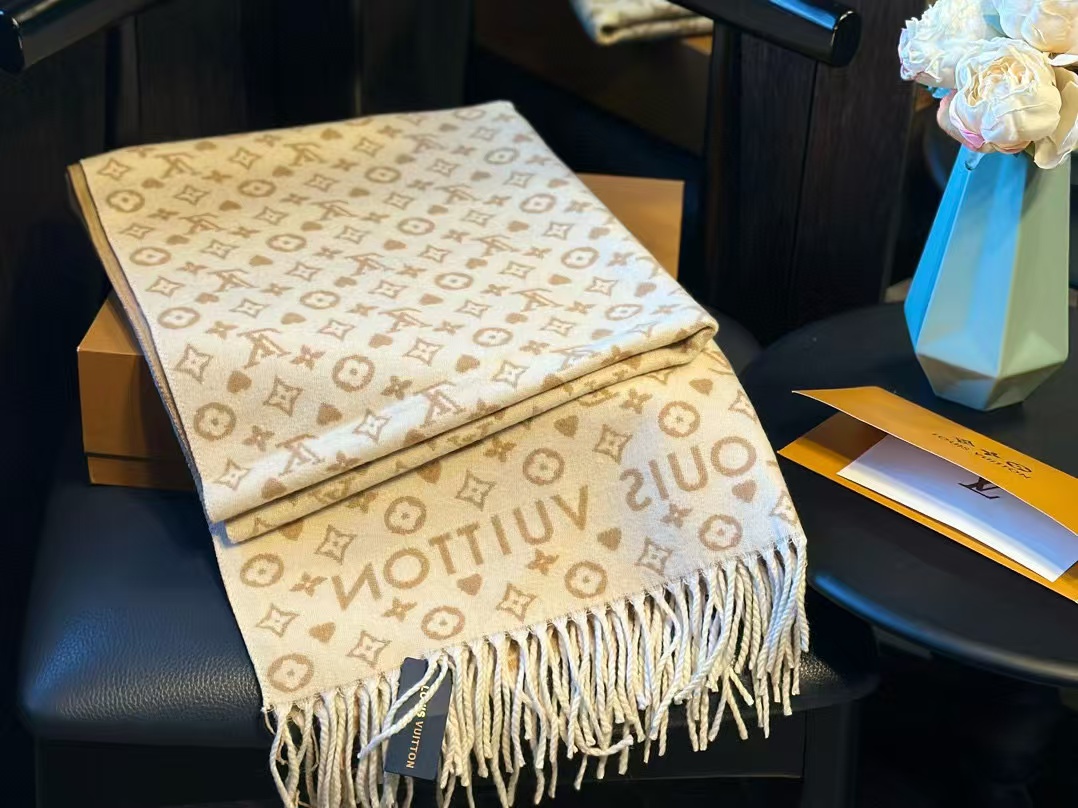 LV 四つ葉のクローバー タッセル カシミヤスカーフ【50％割引+送料無料】