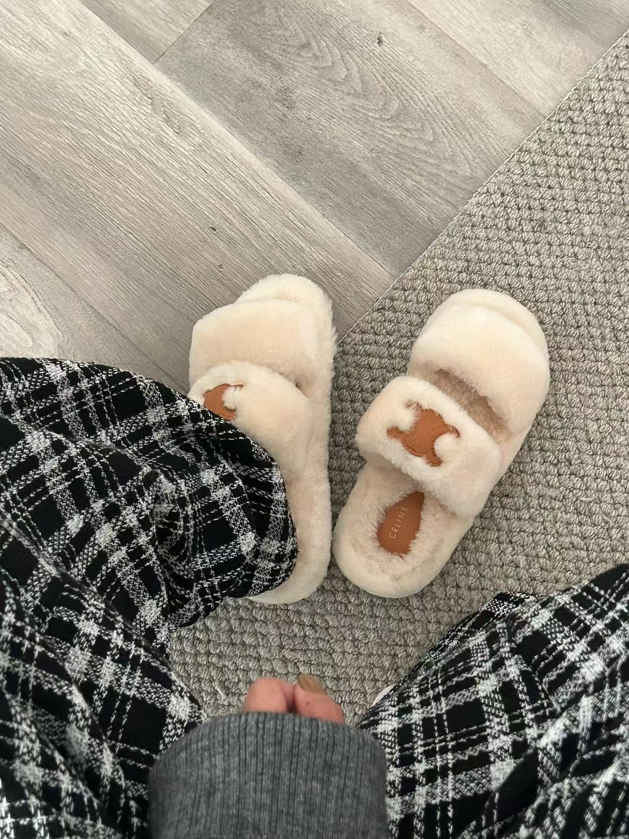 CEL1NE 高品質凱旋門毛皮スリッパ【50％割引+送料無料】