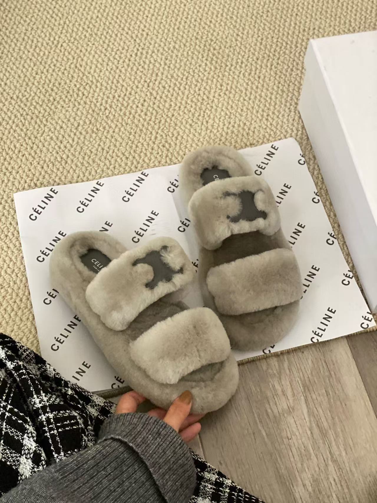 CEL1NE 高品質凱旋門毛皮スリッパ【50％割引+送料無料】
