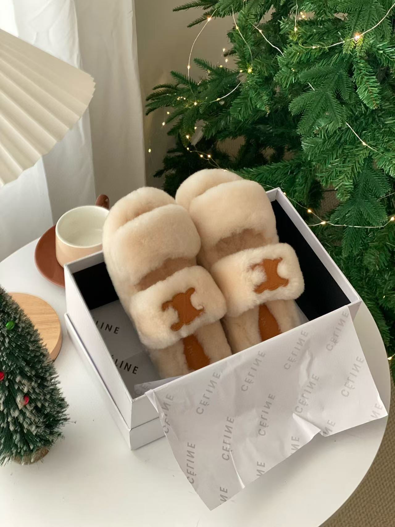 CEL1NE 高品質凱旋門毛皮スリッパ【50％割引+送料無料】