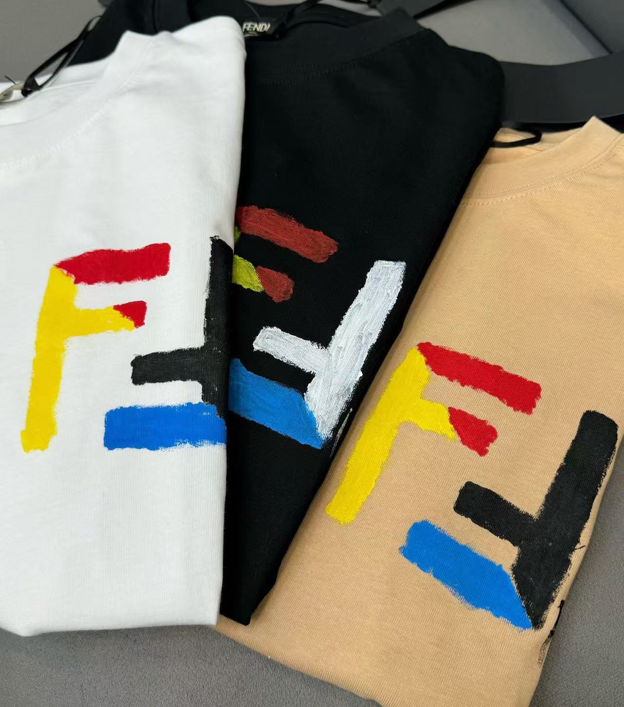 FEND1 シンプルダブルFカラーレタープリントグラフィックTシャツ【50％割引+送料無料】