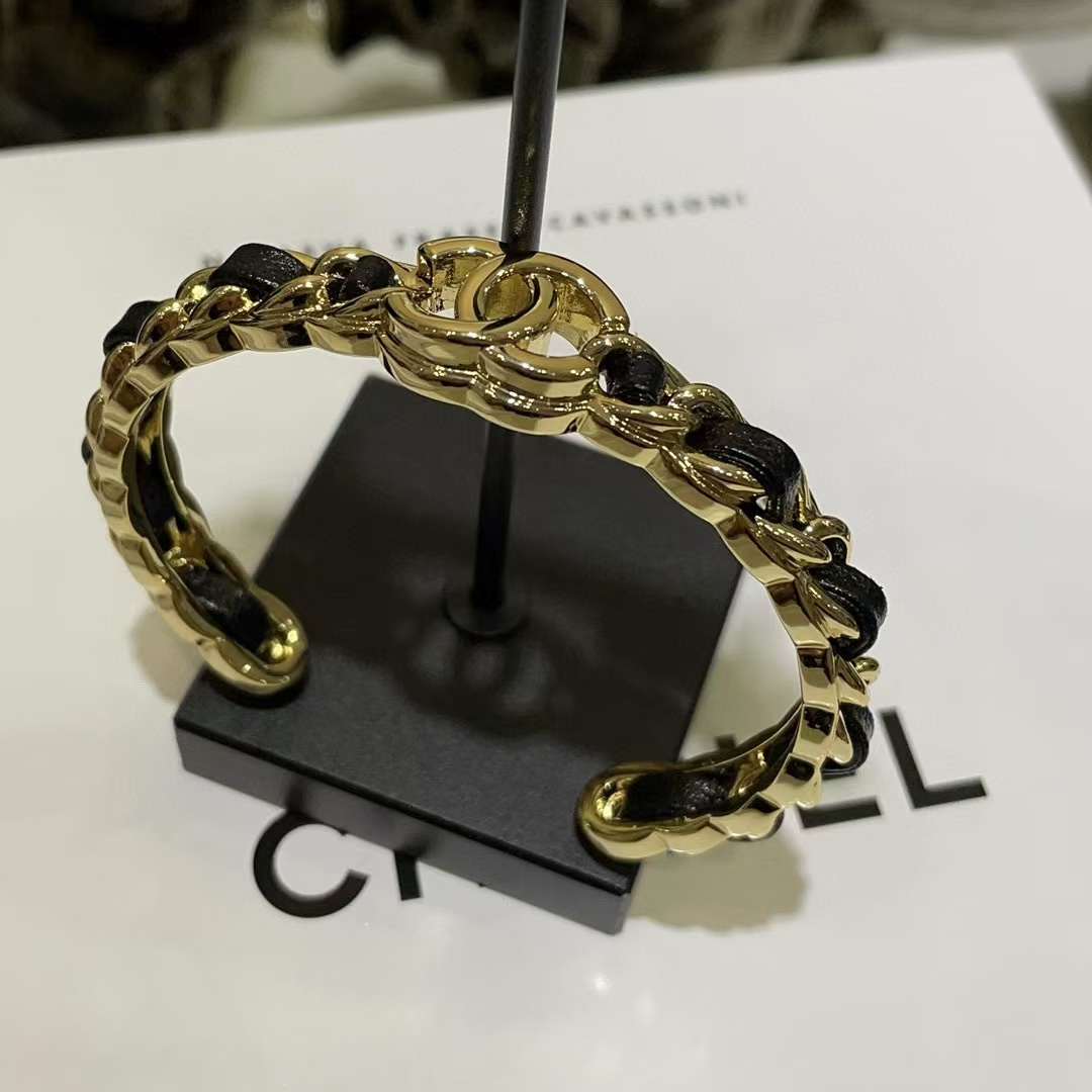 CHANE124K ダブルC オープンブレスレット【50％割引+送料無料】