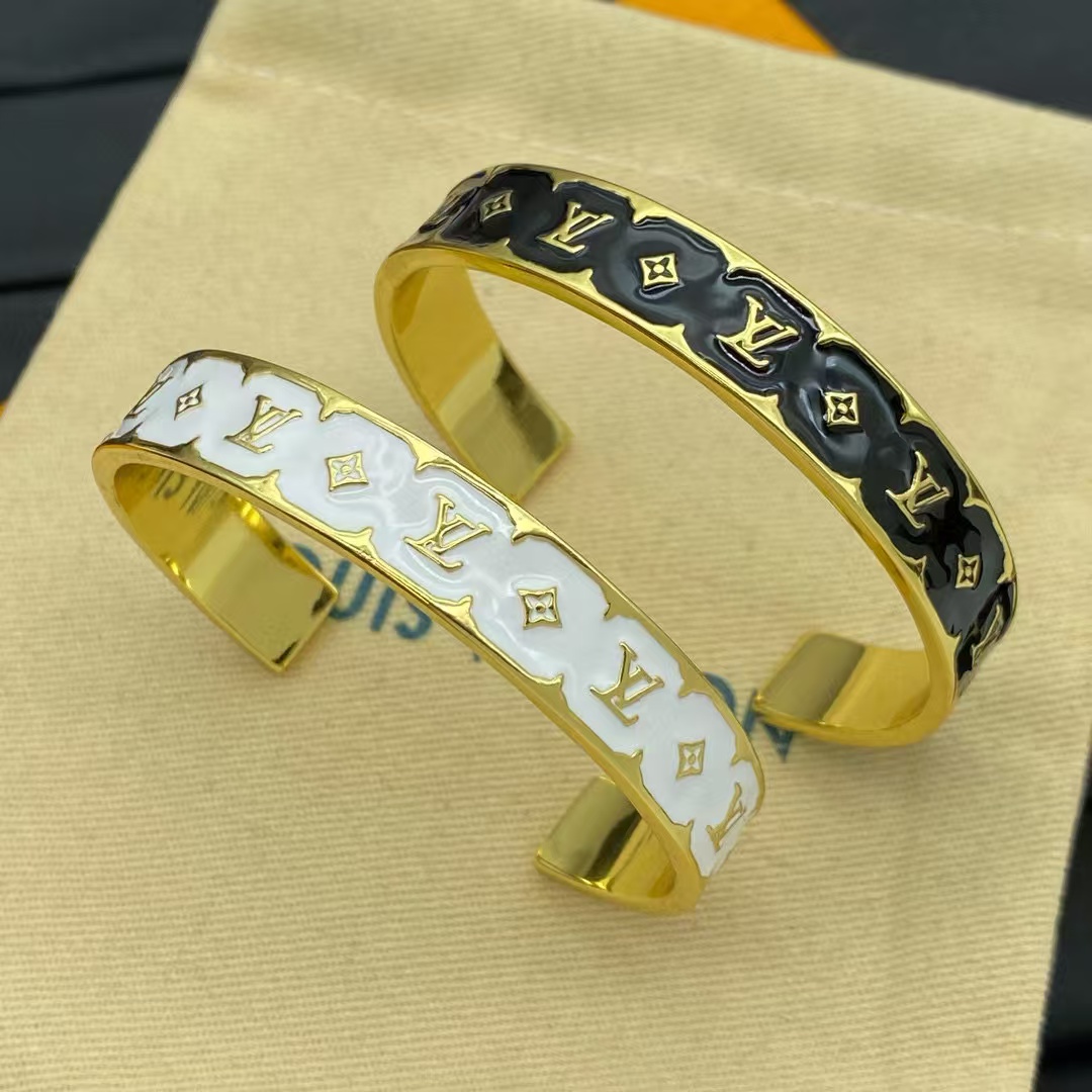 LV 四つ葉のクローバー オープンブレスレット【50％割引+送料無料】