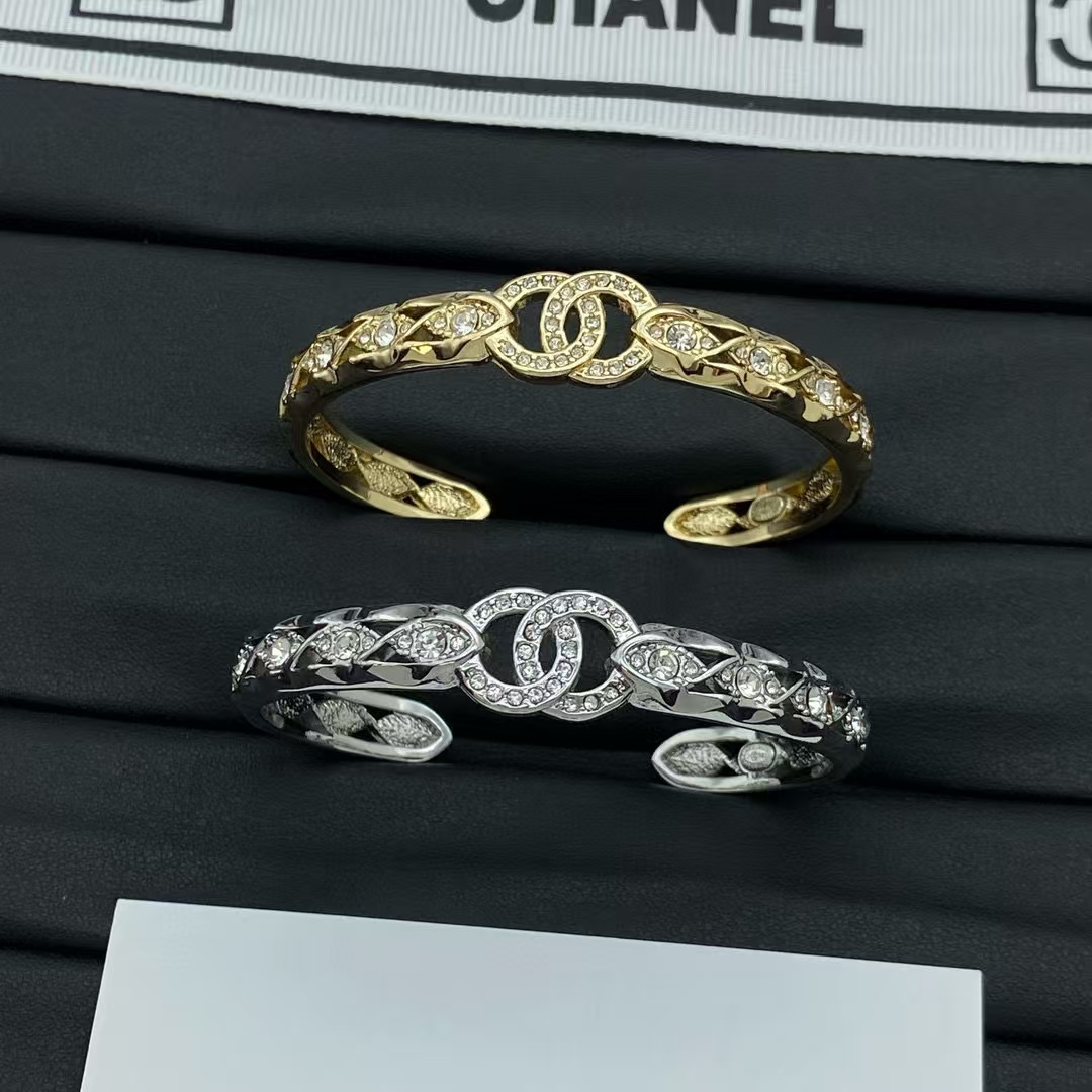 CHANE1 ダイヤモンド ダブル C ロゴ ブレスレット【50％割引+送料無料】