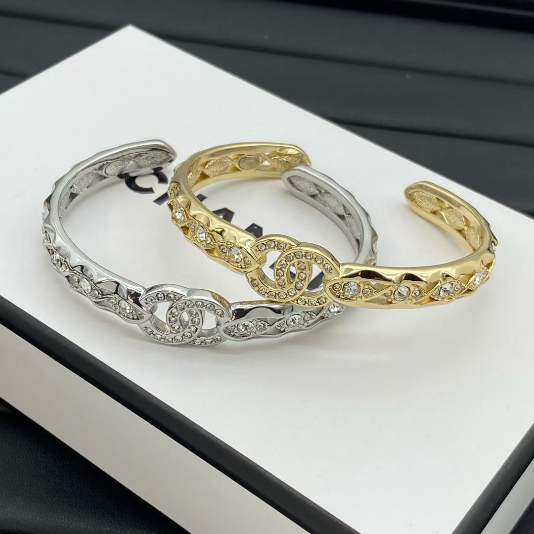 CHANE1 ダイヤモンド ダブル C ロゴ ブレスレット【50％割引+送料無料】