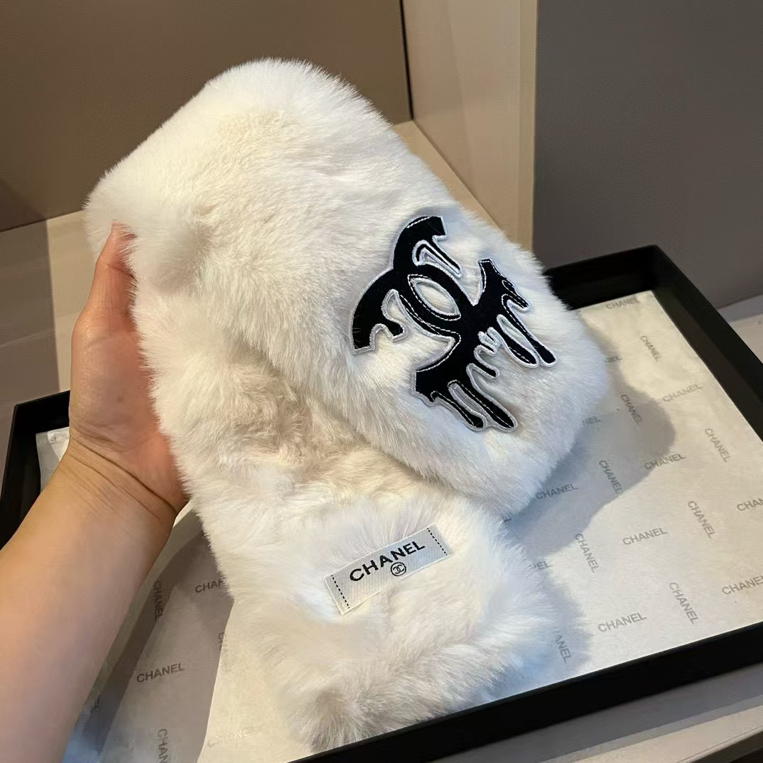 CHANE1 ダブル C ラージ ロゴ ファーリー スカーフ【50％割引+送料無料】