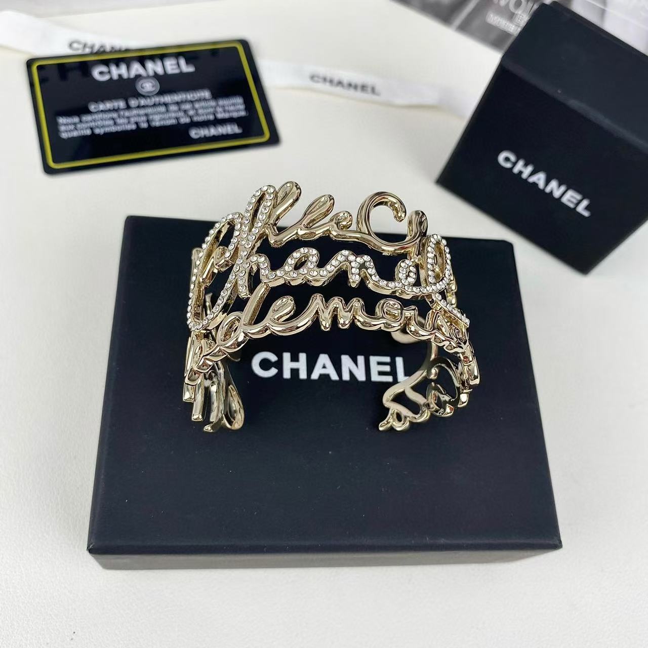 CHANE1 レター ダイヤモンド オープン ブレスレット【50％割引+送料無料】