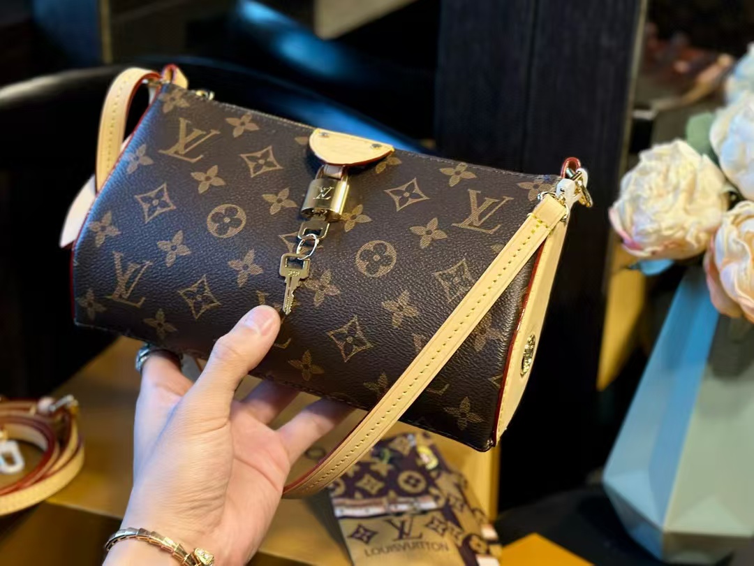 LV老眼キー脇下バッグ【50％割引+送料無料】