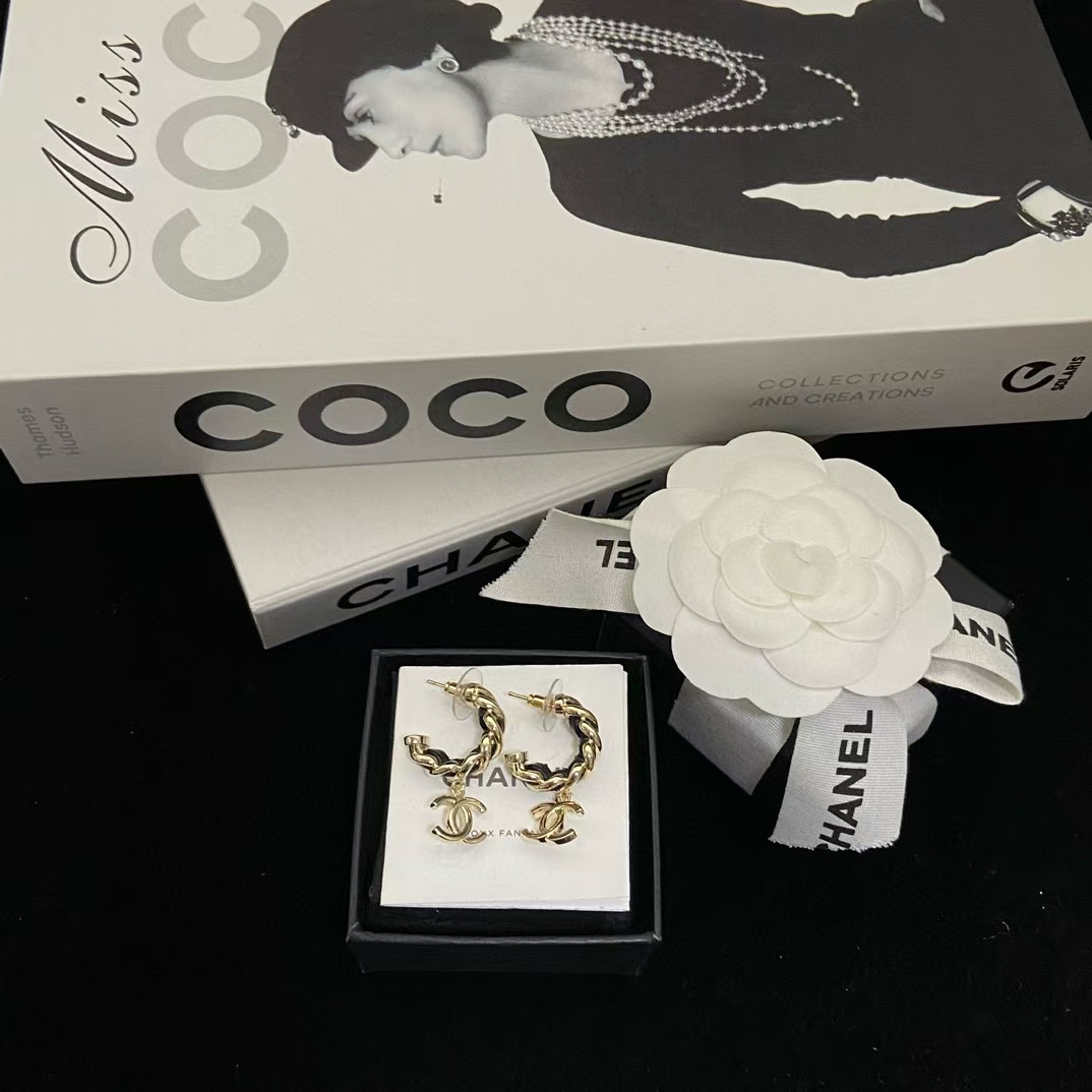 CHANE1 ダブルCロゴ イヤリング【50％割引+送料無料】