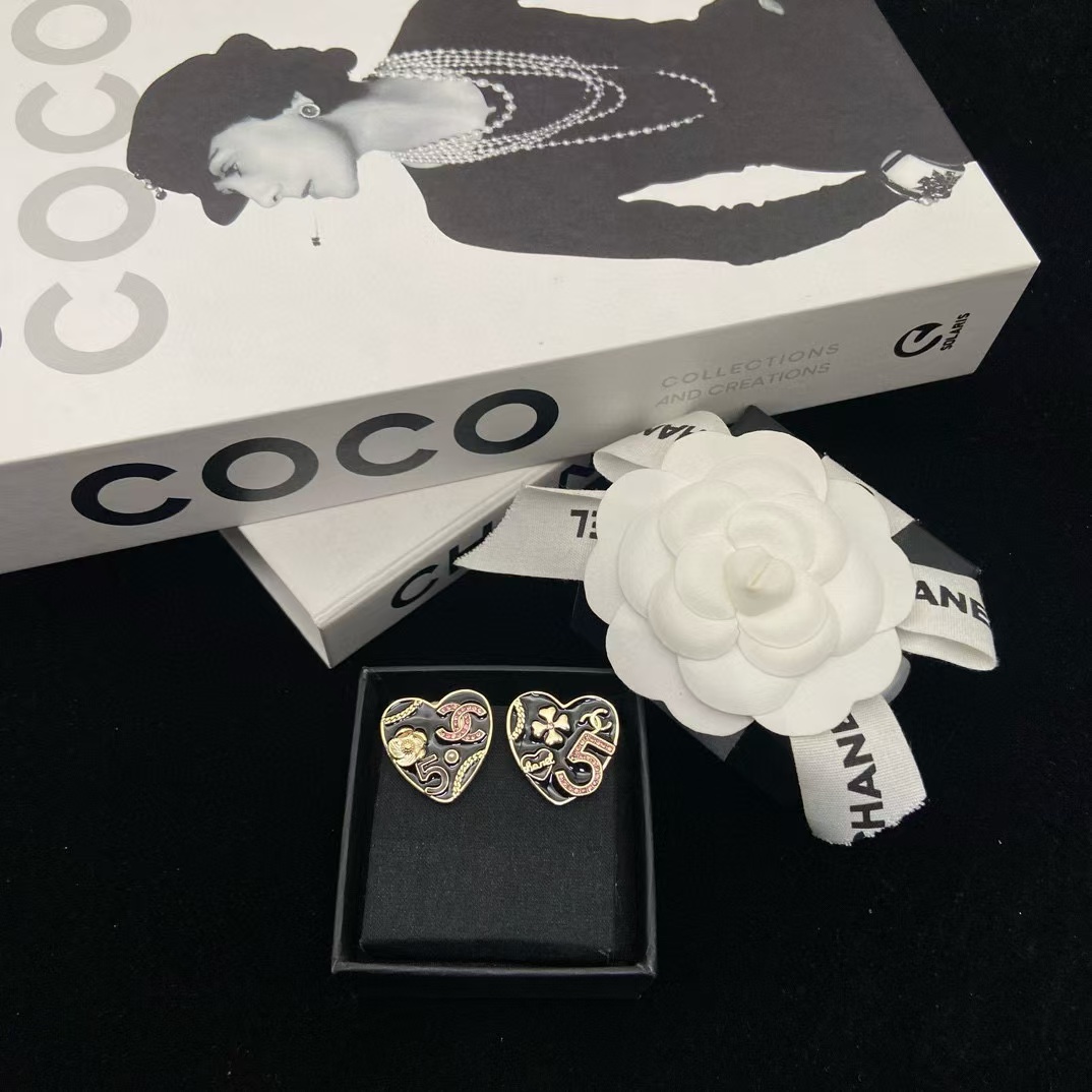 CHANE1 ハートエナメルピアス【50％割引+送料無料】