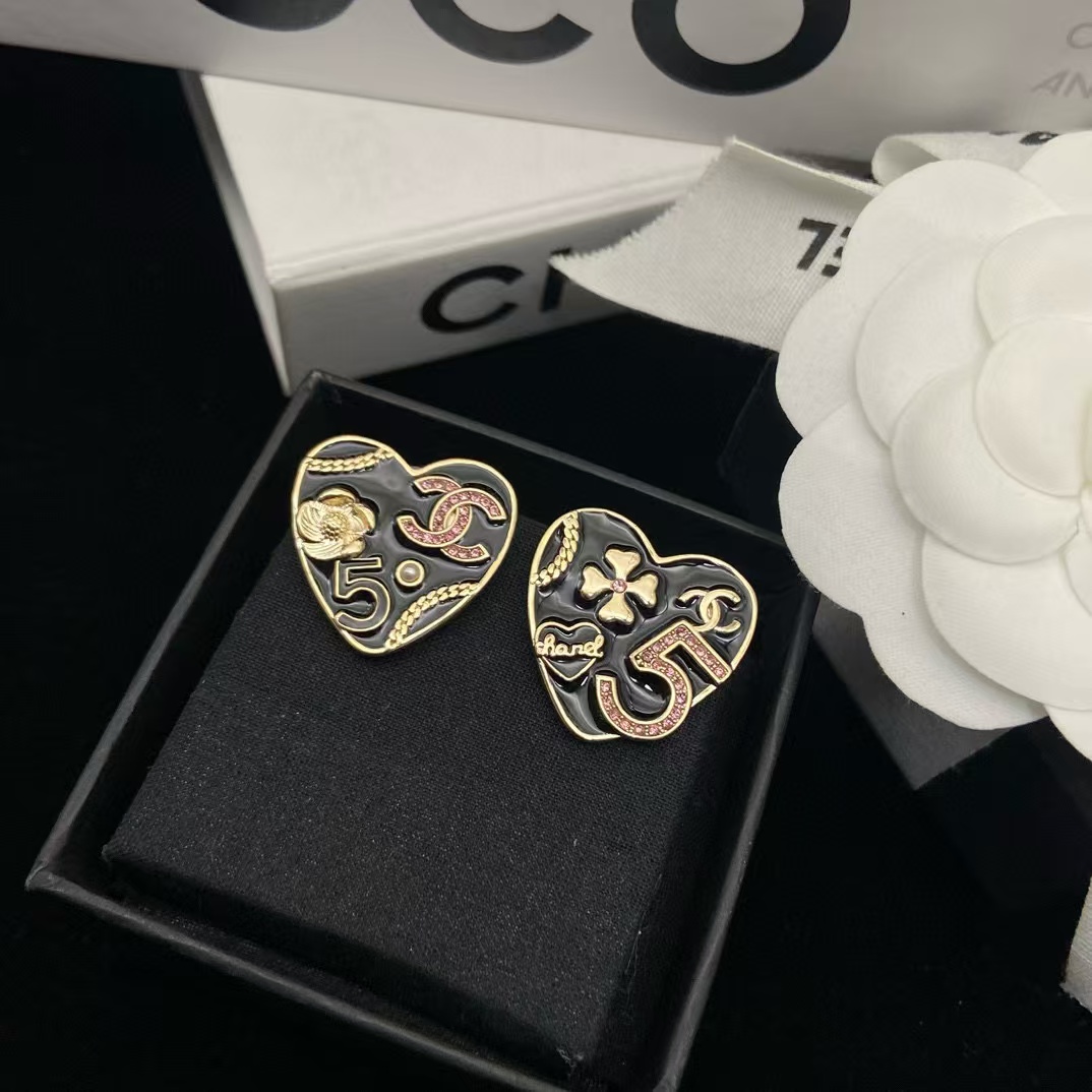 CHANE1 ハートエナメルピアス【50％割引+送料無料】