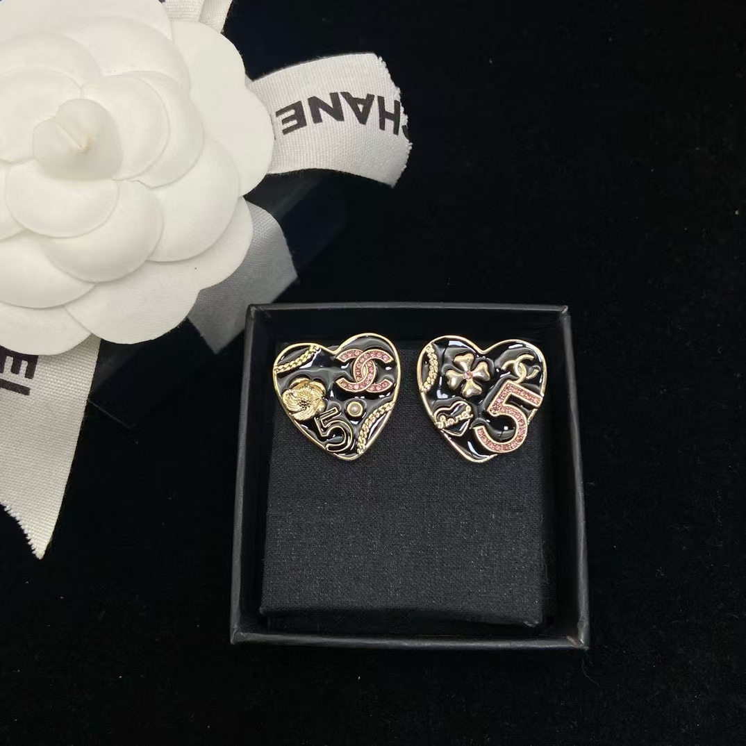 CHANE1 ハートエナメルピアス【50％割引+送料無料】