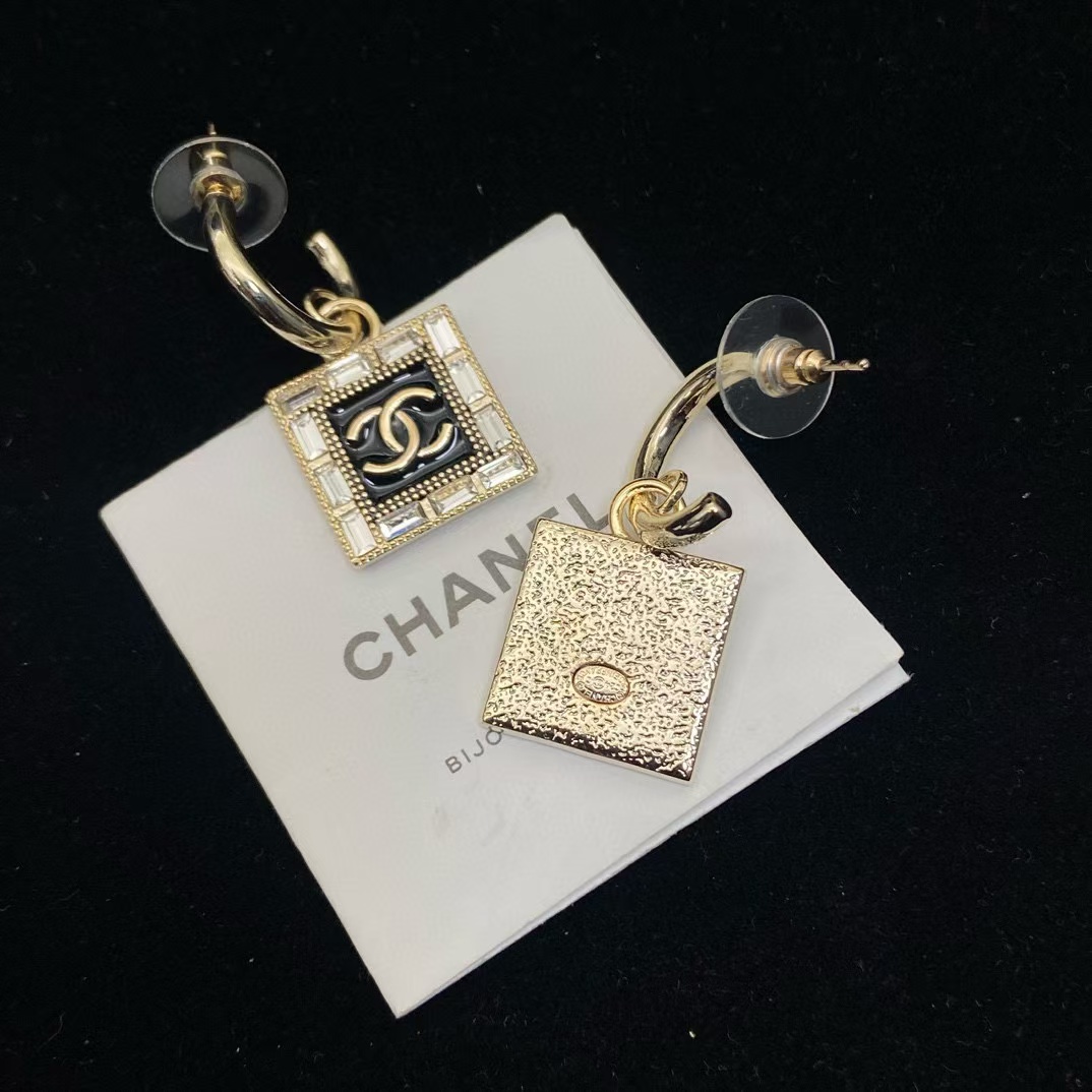 CHANE1 ダイヤモンド スクエア スタッド ピアス【50％割引+送料無料】