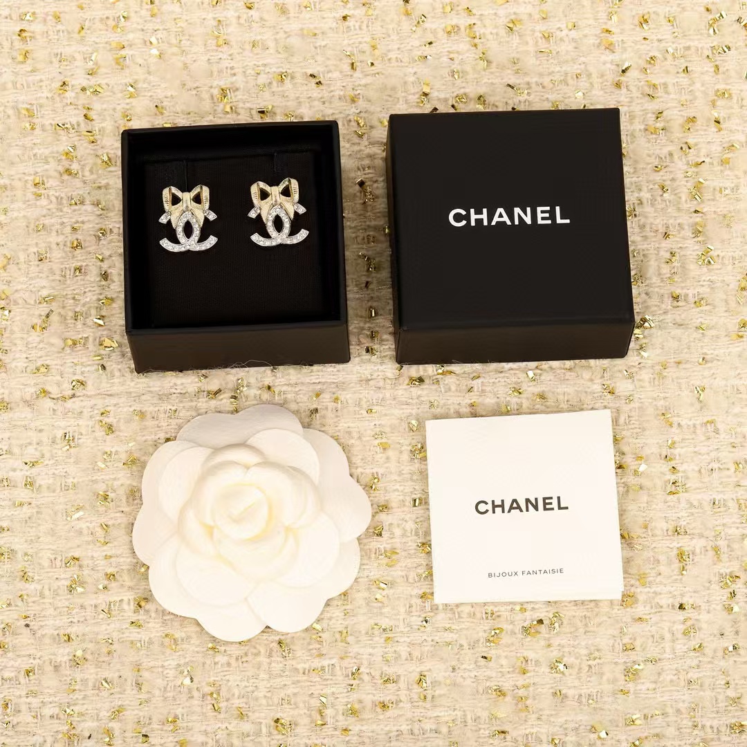 CHANE1 ライトゴールド ボウ ダブル C スタッド イヤリング【50％割引+送料無料】