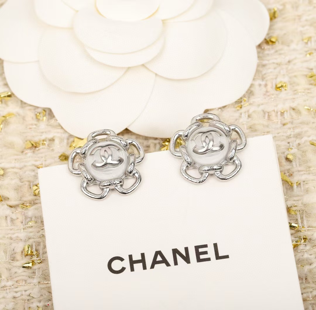 CHANE1 ホワイト カメリア スタッド ピアス【50％割引+送料無料】