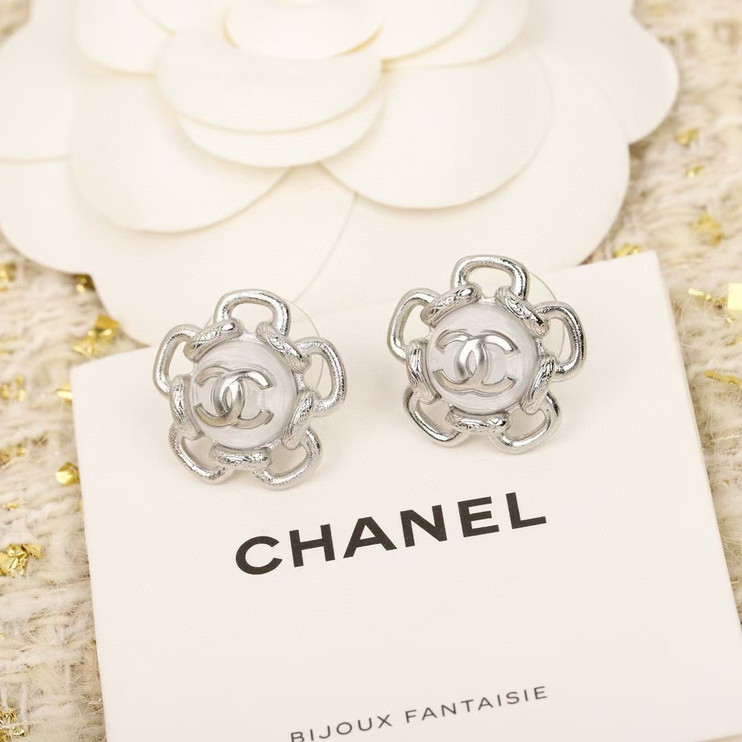 CHANE1 ホワイト カメリア スタッド ピアス【50％割引+送料無料】