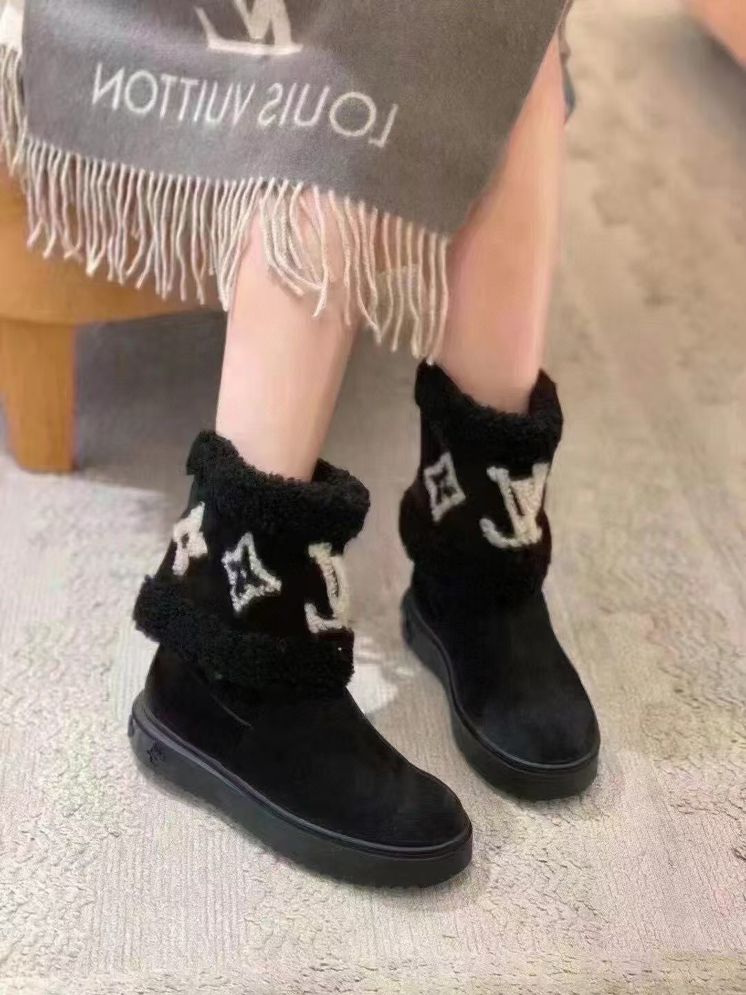 LV高品質ファー一体型スノーブーツ【50％割引+送料無料】