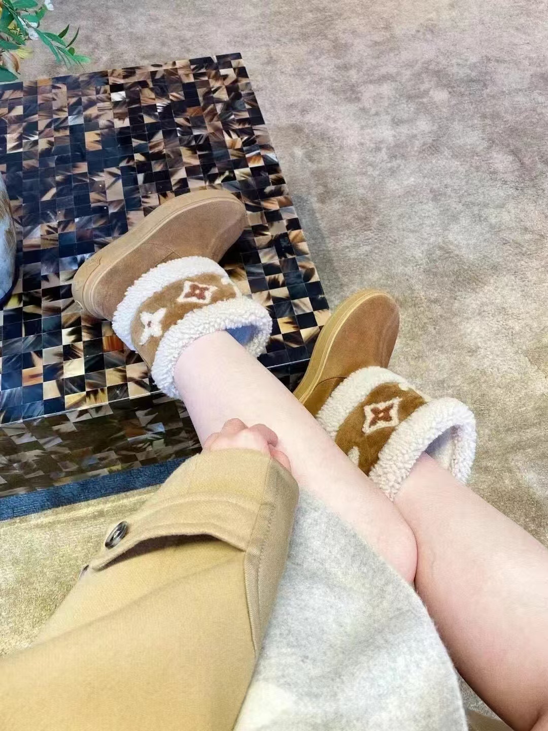 LV高品質ファー一体型スノーブーツ【50％割引+送料無料】