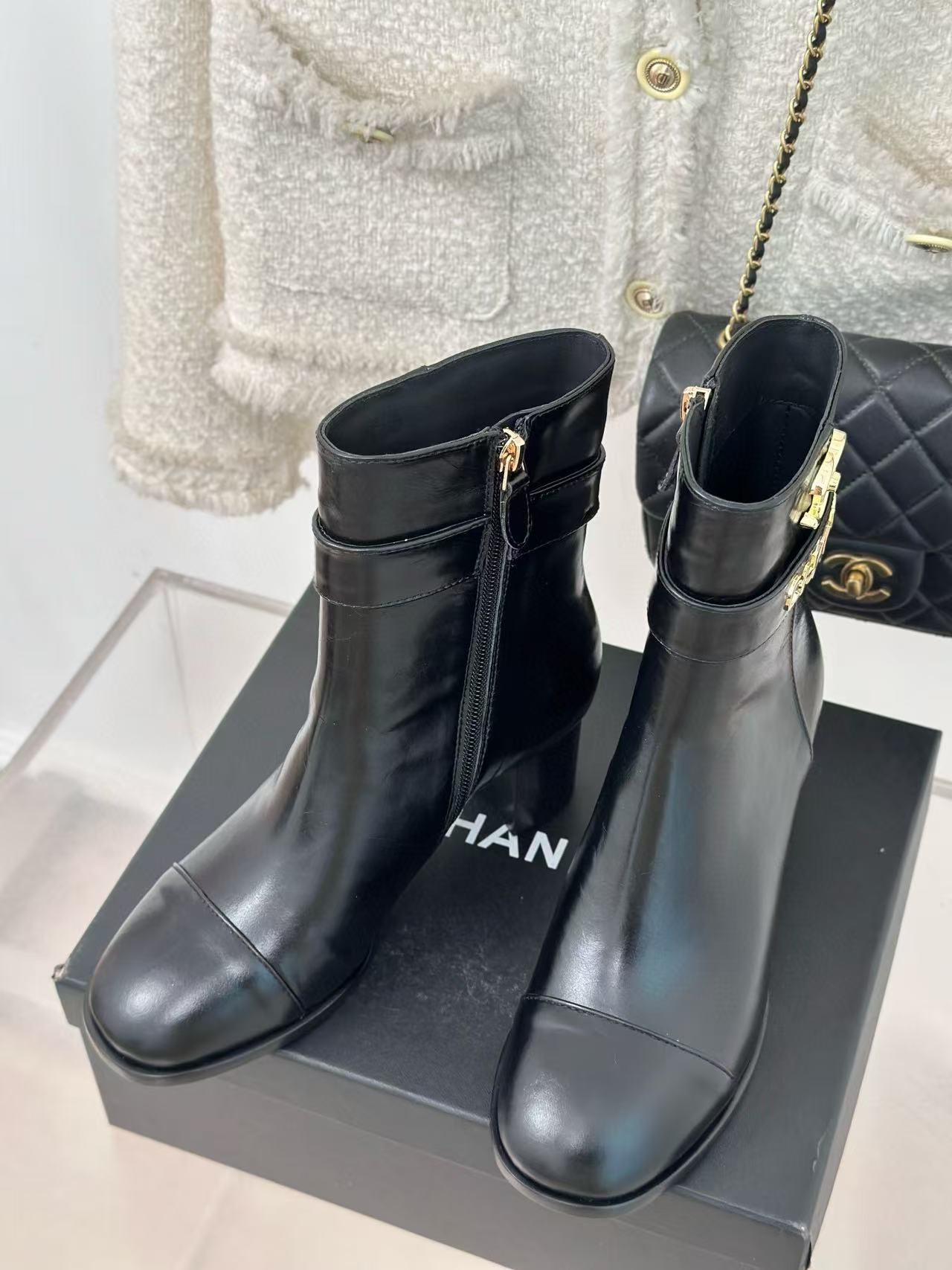CHANE1 高品質ダブルCレター太ヒールブーツ【50％割引+送料無料】