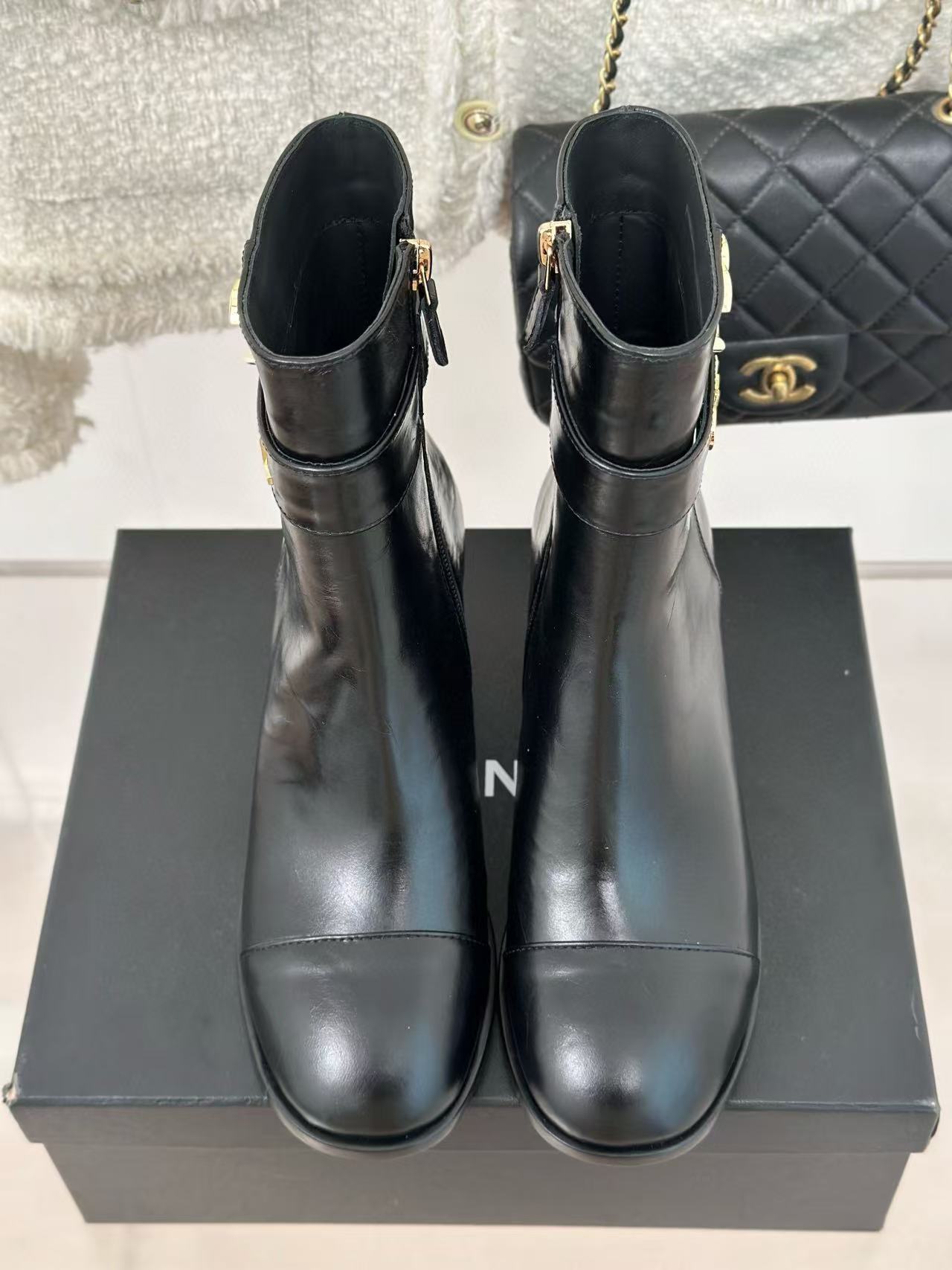 CHANE1 高品質ダブルCレター太ヒールブーツ【50％割引+送料無料】