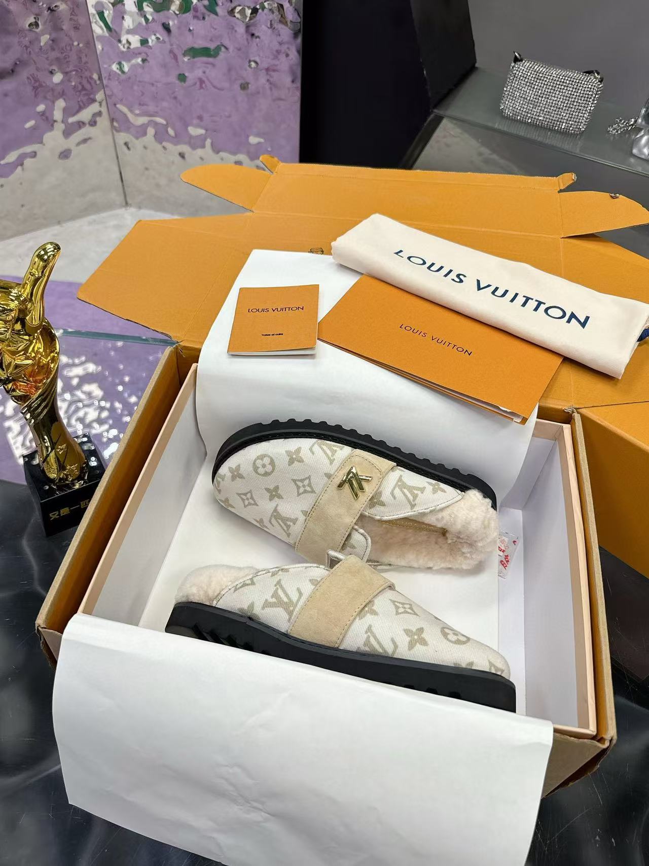 LV高品質老眼ウールスリッパ【50％割引+送料無料】