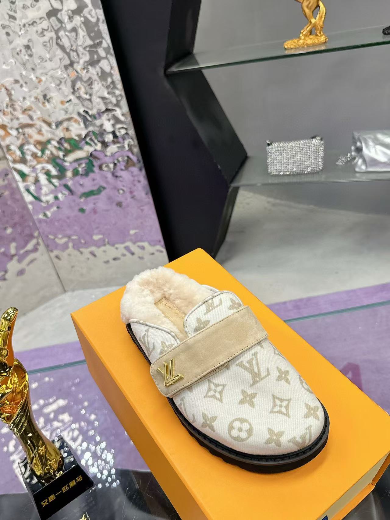 LV高品質老眼ウールスリッパ【50％割引+送料無料】