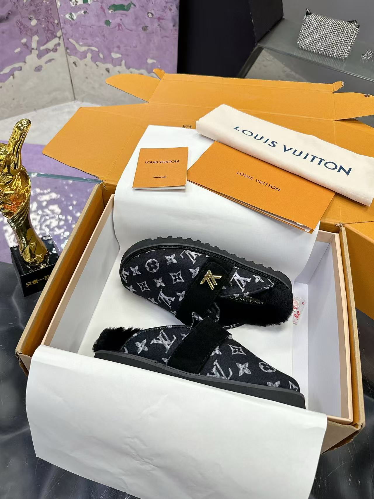 LV高品質老眼ウールスリッパ【50％割引+送料無料】