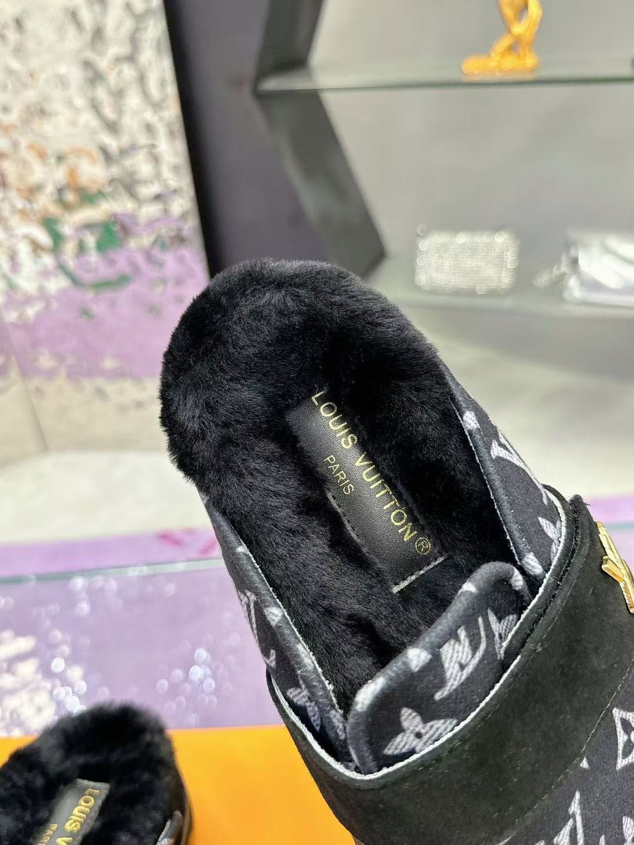 LV高品質老眼ウールスリッパ【50％割引+送料無料】