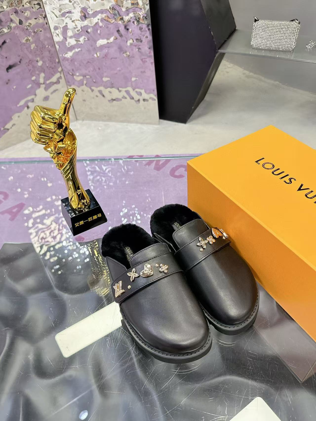 LV高品質ウールのスリッパ【50％割引+送料無料】